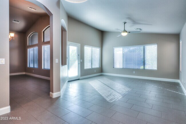 Building Photo - 22306 N Van Loo Dr