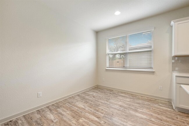 Building Photo - 253 Deserti Rd