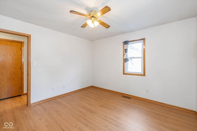 Building Photo - 900 Yandes St