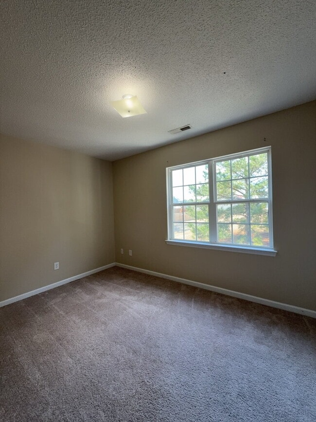 Building Photo - 505 Timberlake Trail