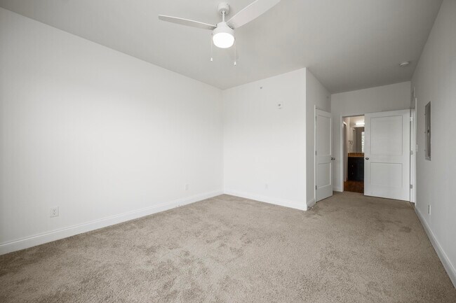 Building Photo - 231 Walton Ave
