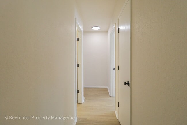 Building Photo - E 31st Ct Duplex