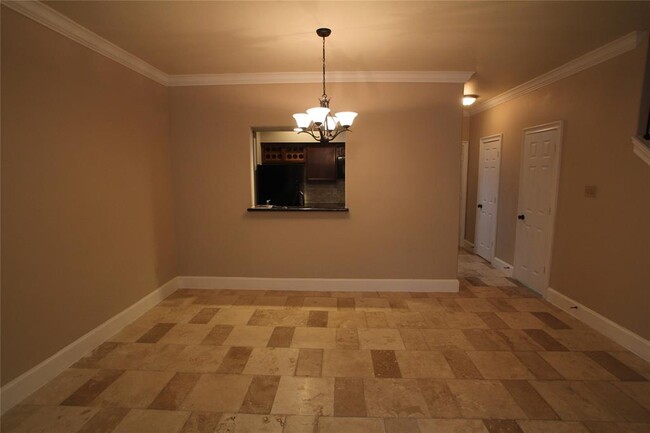 Building Photo - 17627 Red Oak Dr