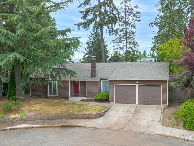 Building Photo - Must See! 3 bed/2 bath home with amazing private backyard - Double Garage/Community Pool