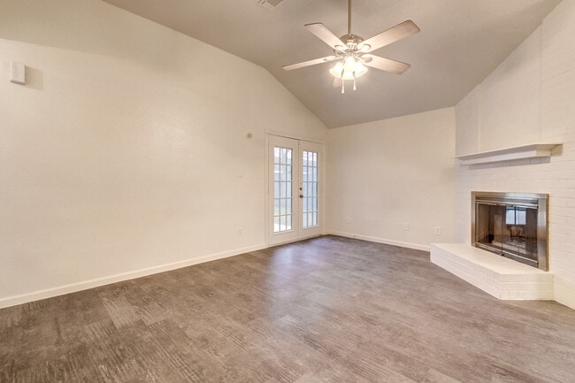 Building Photo - Charming 2 Bedroom Home in La Porte, TX