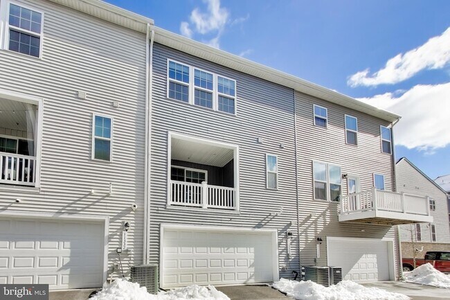 Building Photo - 11330 Meridian Hill Way