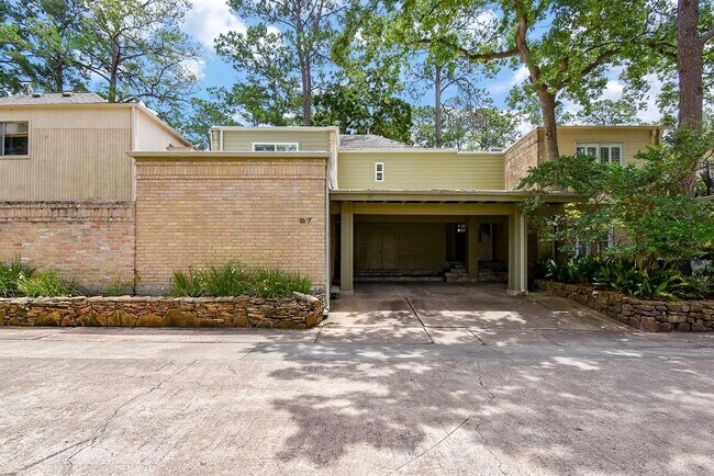Building Photo - 201 Vanderpool Ln