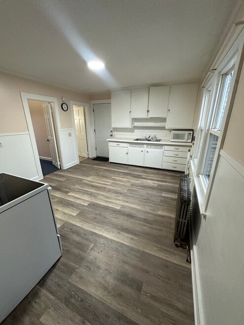 Building Photo - 57 College St