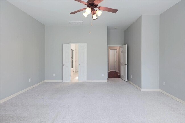 Building Photo - 2279 Fernspring Dr