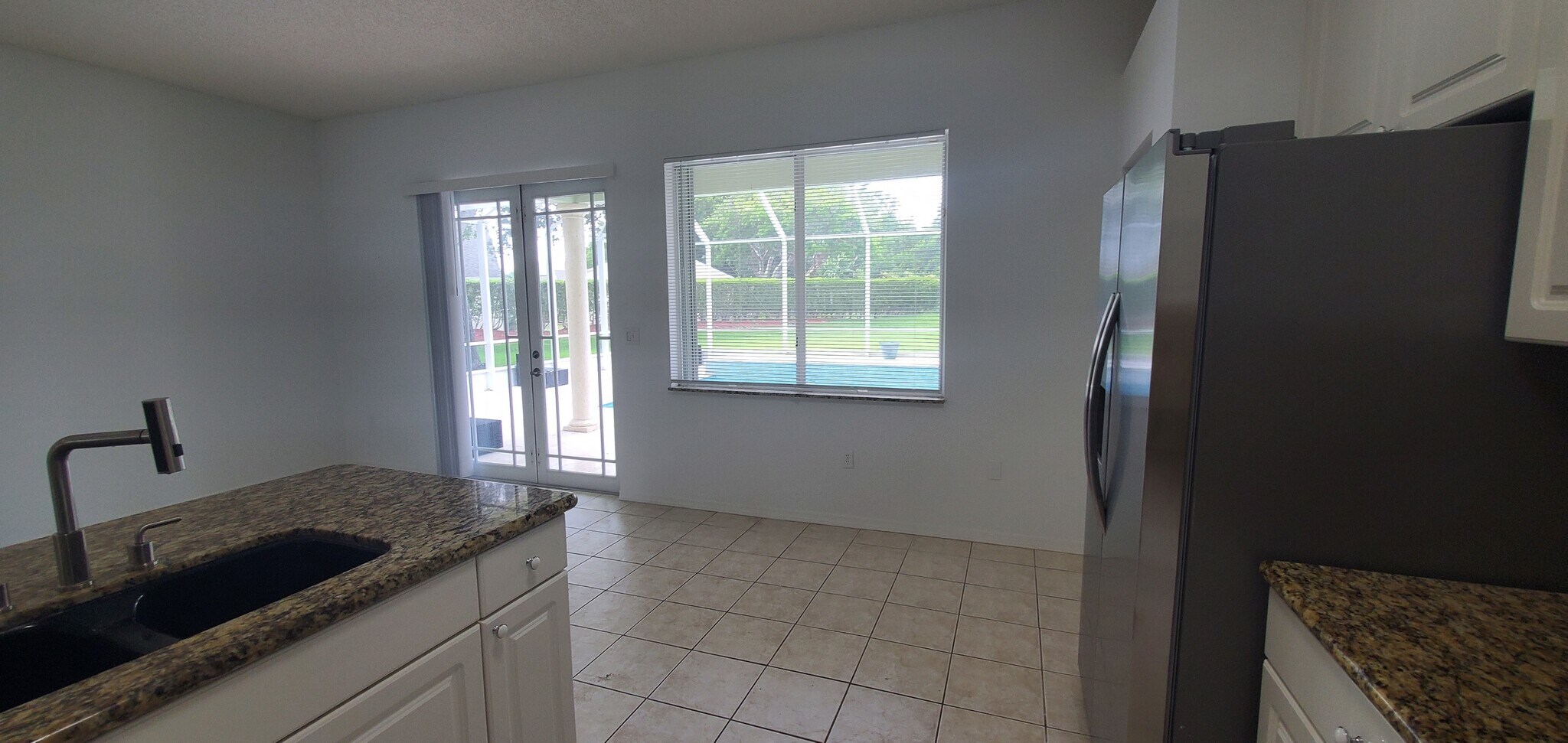 Building Photo - 420 SE 23rd Ln