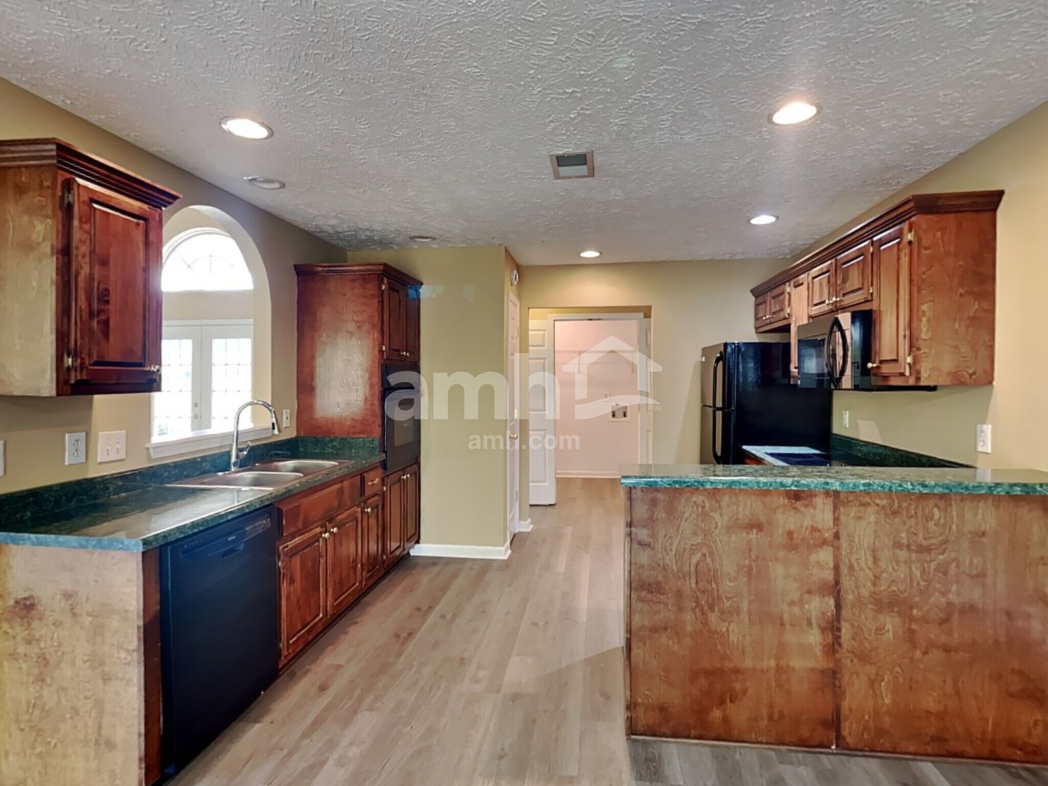 Building Photo - 544 Windy Rd