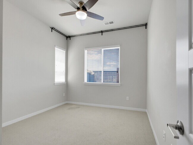 Building Photo - $2,195 - 2 Bed, 2 Bath Condo in Parker wit...
