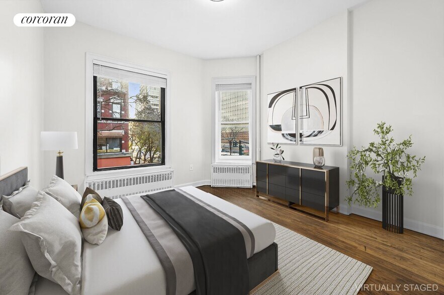 Building Photo - 77 W 68th St