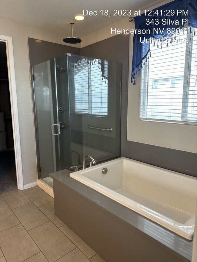 Building Photo - Like New Single Story Home in Cadence/Hend...