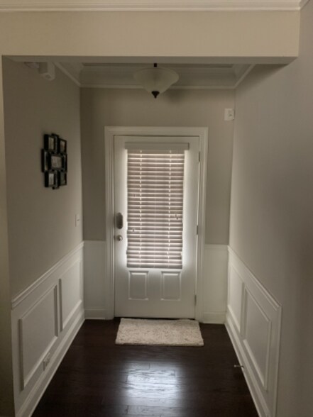 Building Photo - 3130 Cross Creek Dr