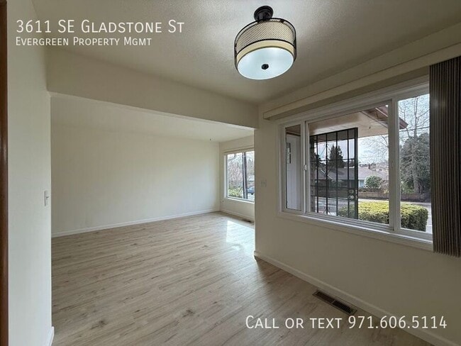 Building Photo - 3611 SE Gladstone St