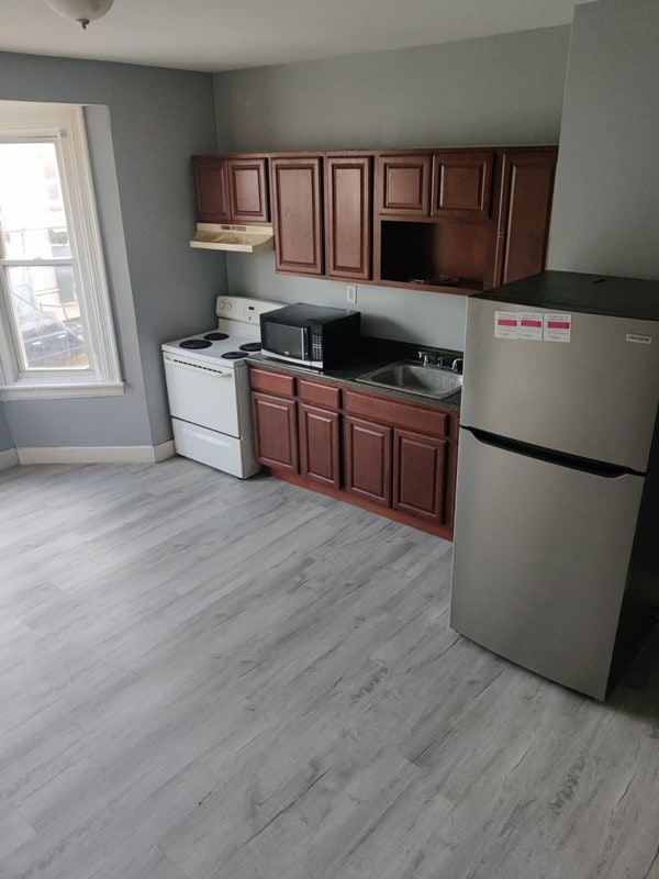 Building Photo - 5210 Master St