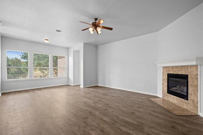 Building Photo - 415 S Frontier Ln