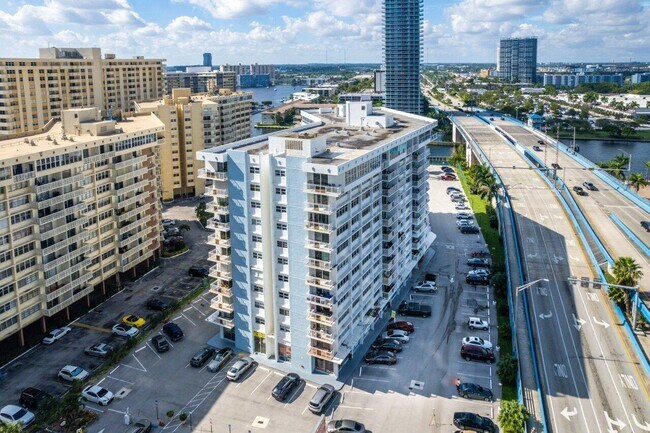 Building Photo - 1801 S Ocean Dr