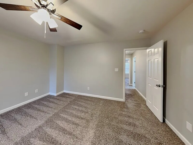 Building Photo - 302 Graham Meadow Dr