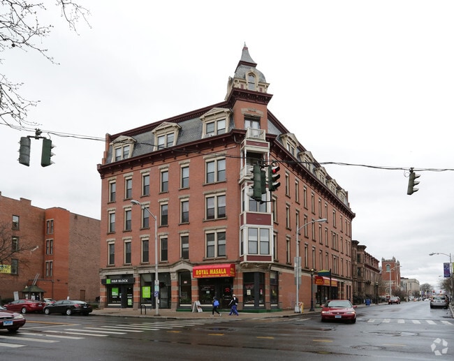 Building Photo - Capitol Living Apartments
