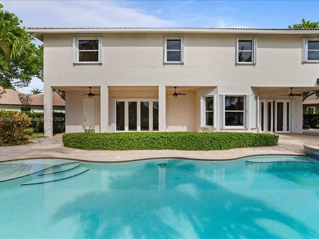 Building Photo - 926 Marina Dr