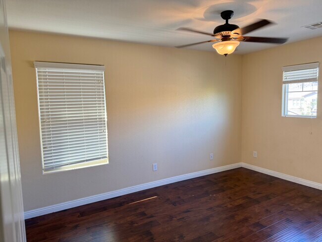 Building Photo - 5450 Pinecroft Dr