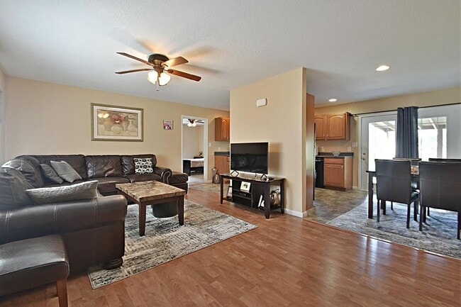 Building Photo - 6100 Cougar Dr