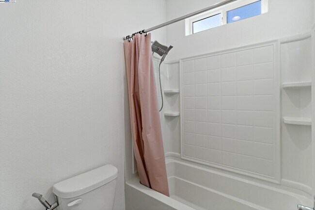 Building Photo - 717 Delaney Pkwy