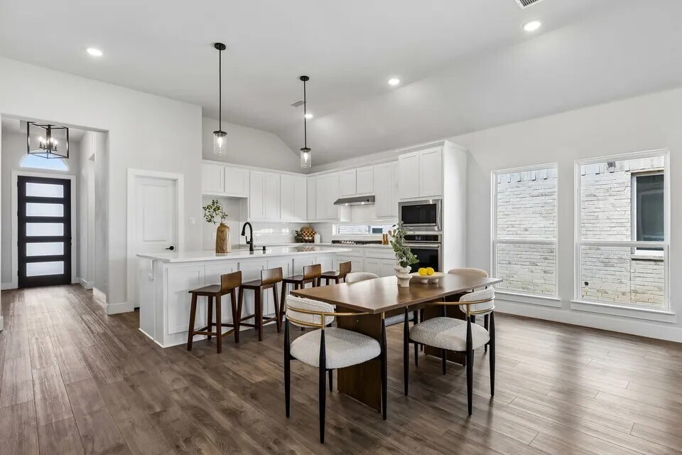 Building Photo - 6145 Tahoe Winds Dr