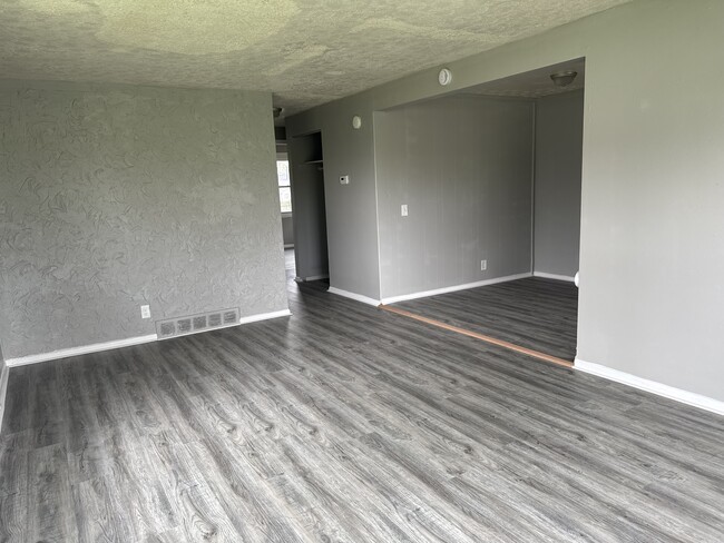 Building Photo - 2646 Harmont Ave NE