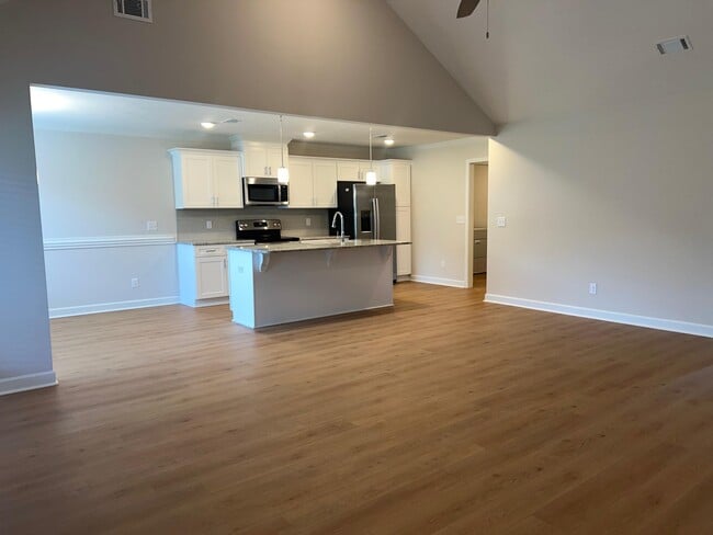 Building Photo - 158 Atherstone St