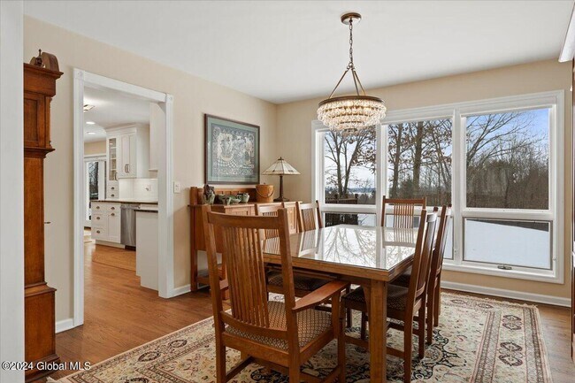 Building Photo - 7 Hill Rd