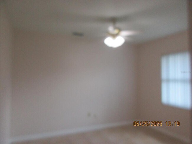 Building Photo - 154 Tulip Way