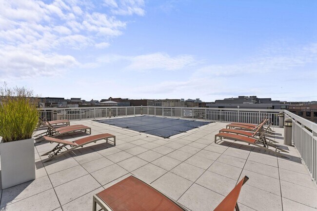 Building Photo - 1260 21st St NW