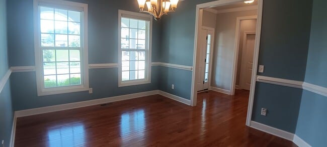 Building Photo - Heron's Landing 4 BD/ 3BTH Available May 14th