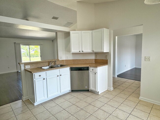 Building Photo - 1709 S Summer Ridge Ct