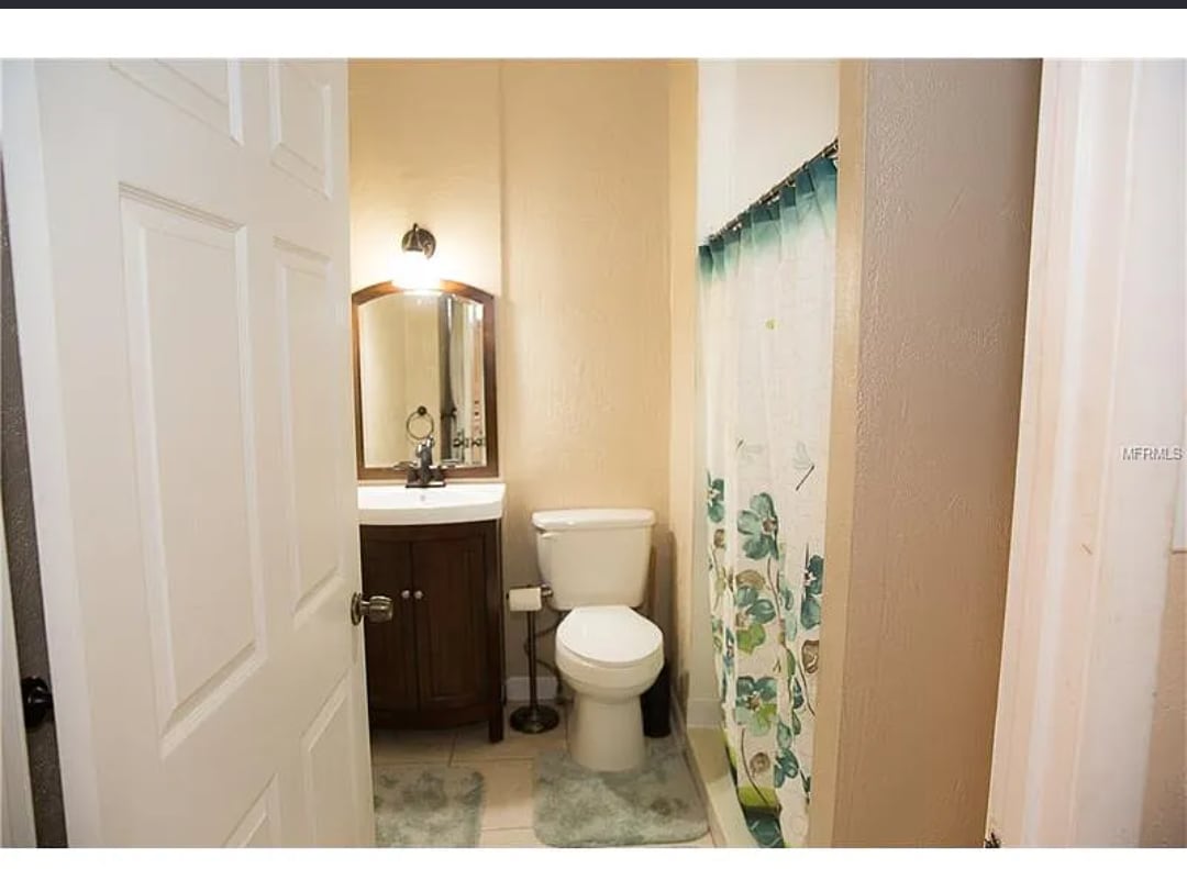 Building Photo - 137 Grace St