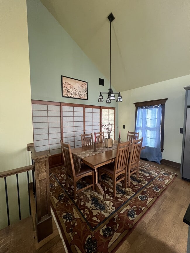 Building Photo - 730 6th St