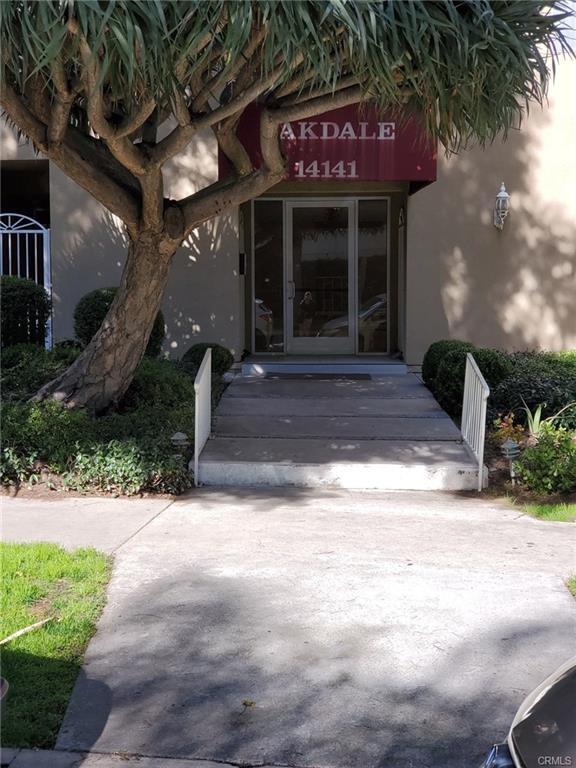Front of building - 14141 Dickens St