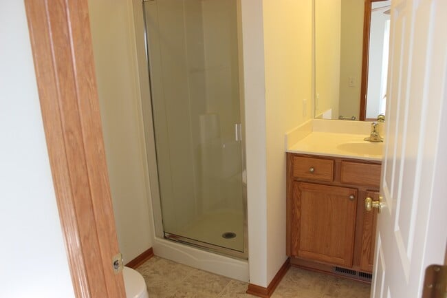Building Photo - End Unit Townhouse