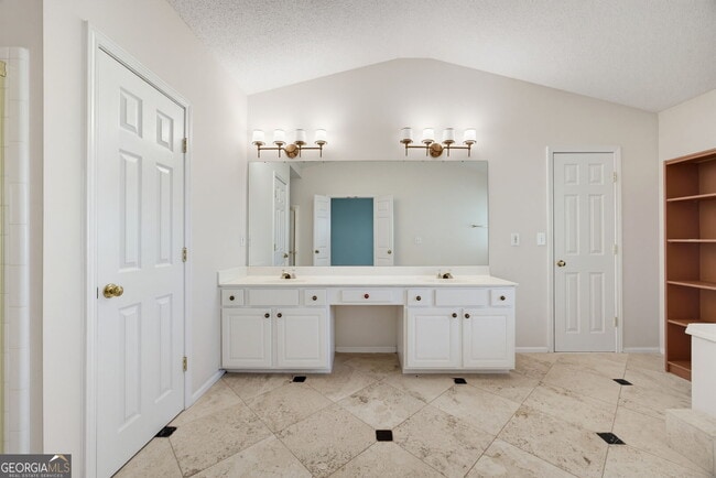 Building Photo - 2599 Alvecot Cir SE