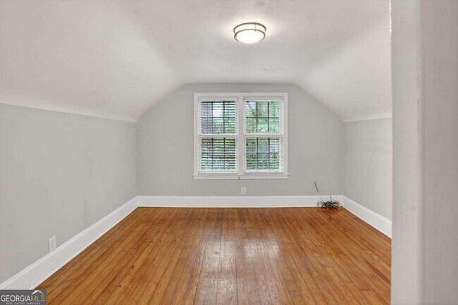 Building Photo - 2728 Winburn Terrace