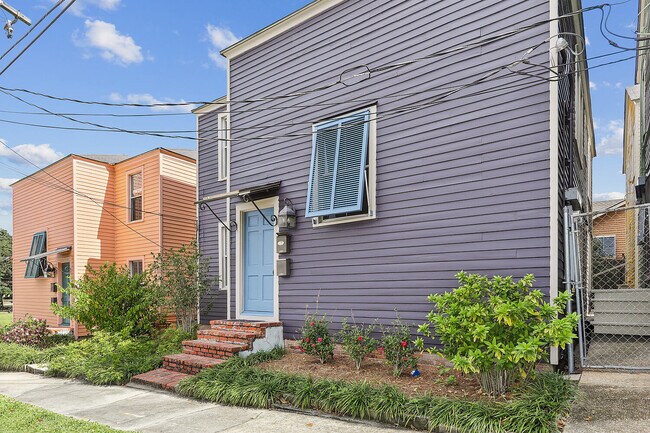 Building Photo - 906 N 6th St