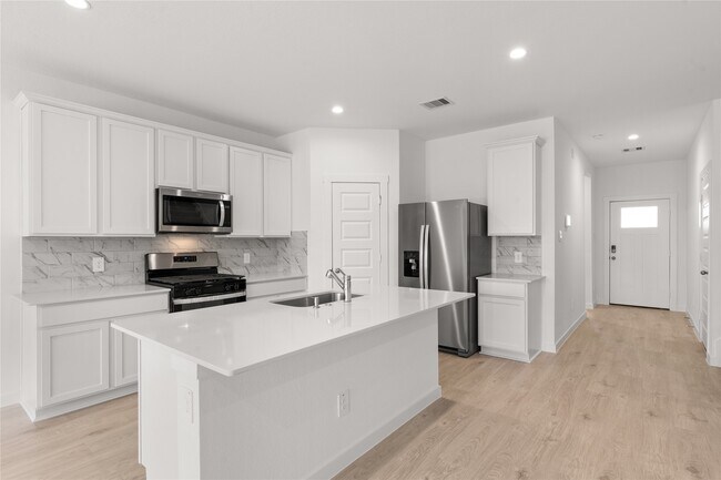 Building Photo - 31711 Farlam Farms Trl