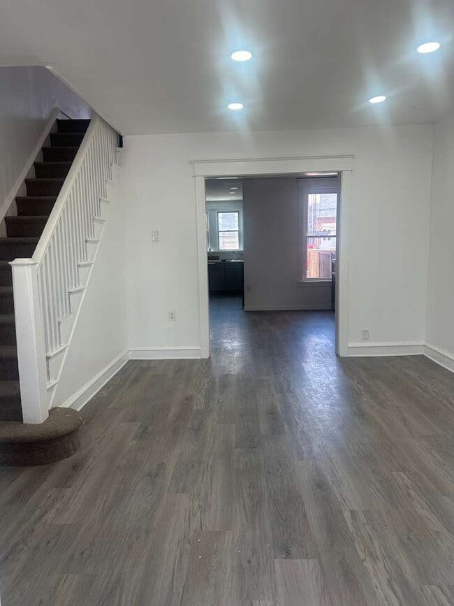 Building Photo - 4860 Gransback St