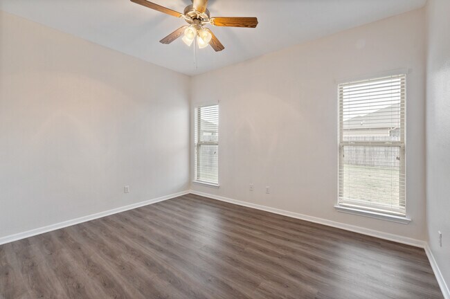 Building Photo - 503 Parkfield Ln