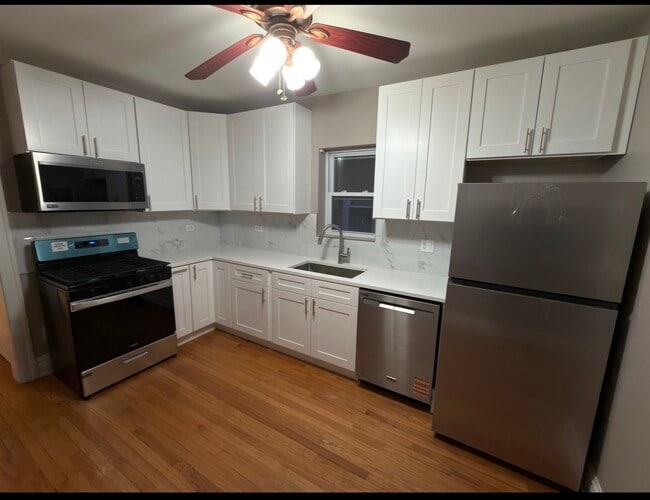 Building Photo - 1008 Lathrop Ave