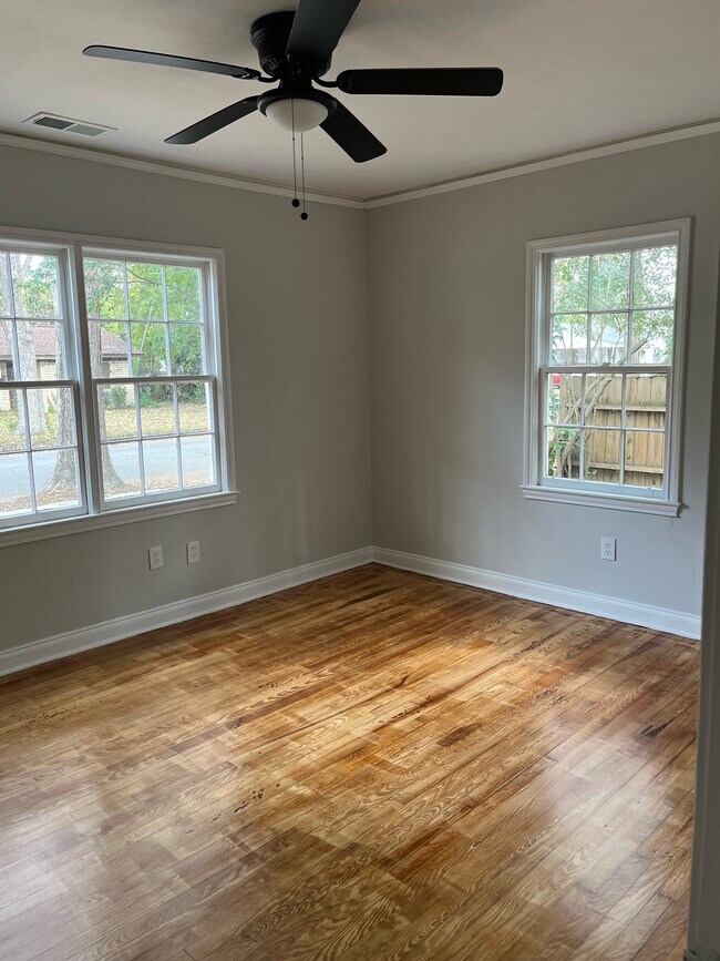 Building Photo - 2227 E 40th St