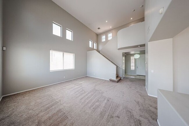 Building Photo - Welcome to this spacious 4 bedroom, 2.5 ba...